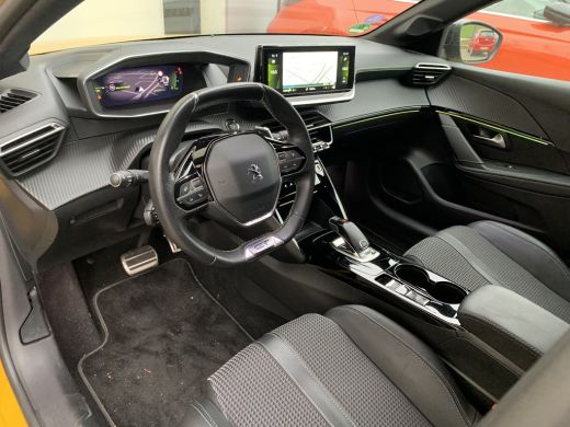 Peugeot 208 1.2 PureTech GT Airco | Camera | Cruise Control | DAB | LED | LMV 17" | PDC V&A | ActivLease financial lease