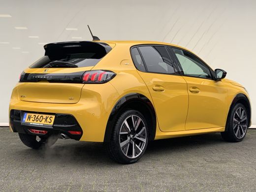 Peugeot 208 1.2 PureTech GT Airco | Camera | Cruise Control | DAB | LED | LMV 17" | PDC V&A | ActivLease financial lease