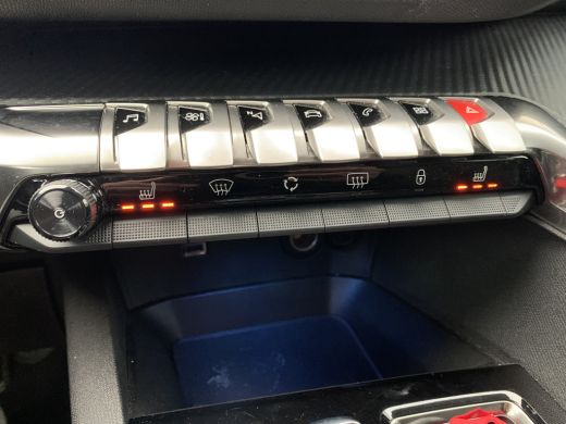 Peugeot 3008 1.2 PureTech Allure Airco | Camera | Cruise Control | DAB | Keyless | LED | LMV 18" | PDC V&A | ActivLease financial lease