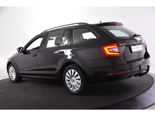 Skoda Octavia Combi Ambition *1ste Eigenaar*Navigatie*Trekhaak*PDC* ActivLease financial lease