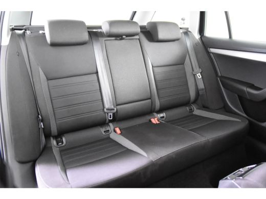 Skoda Octavia Combi Ambition *1ste Eigenaar*Navigatie*Trekhaak*PDC* ActivLease financial lease