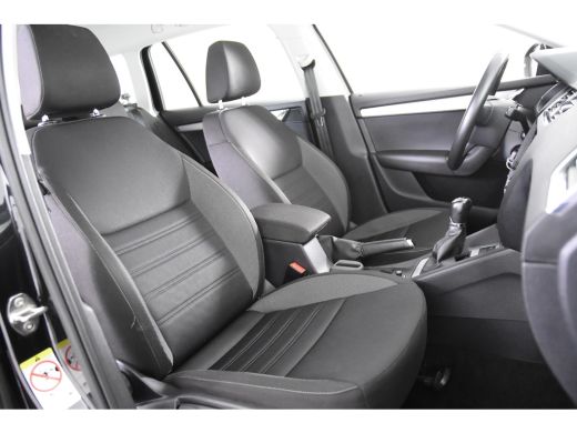 Skoda Octavia Combi Ambition *1ste Eigenaar*Navigatie*Trekhaak*PDC* ActivLease financial lease