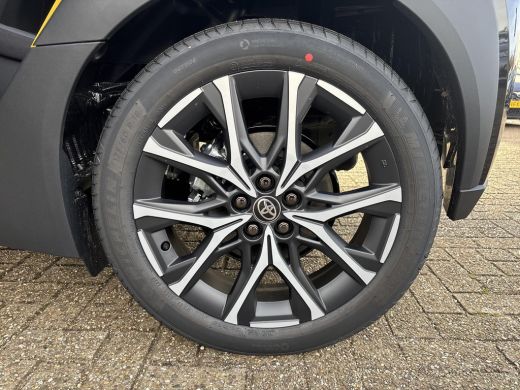 Toyota Aygo Hybrid 115 GR Sport ActivLease financial lease