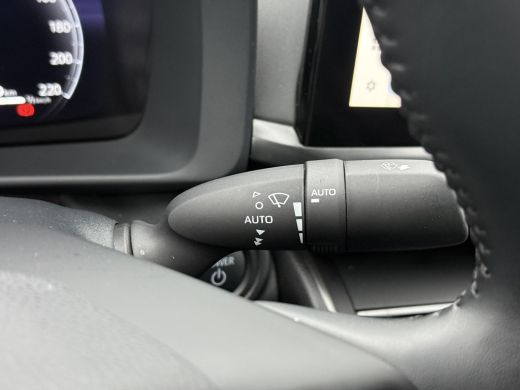 Toyota C-HR 1.8 Hybrid 140 First Edition **NAVIGATIE/ 360 CAMERA/ DODEHOEK DETECTIE/ PARKEERSENSOREN/ GARANTIE** ActivLease financial lease