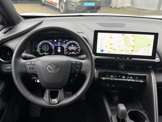 Toyota C-HR 1.8 Hybrid 140 First Edition **NAVIGATIE/ 360 CAMERA/ DODEHOEK DETECTIE/ PARKEERSENSOREN/ GARANTIE** ActivLease financial lease