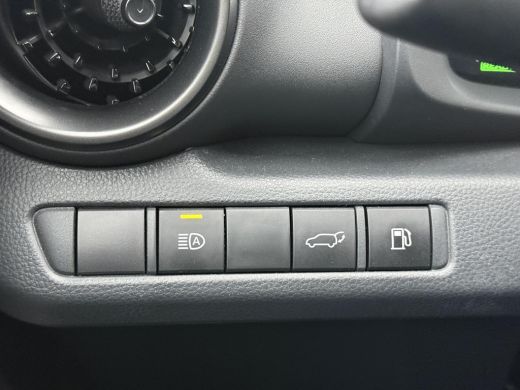 Toyota C-HR 1.8 Hybrid 140 First Edition **NAVIGATIE/ 360 CAMERA/ DODEHOEK DETECTIE/ PARKEERSENSOREN/ GARANTIE** ActivLease financial lease