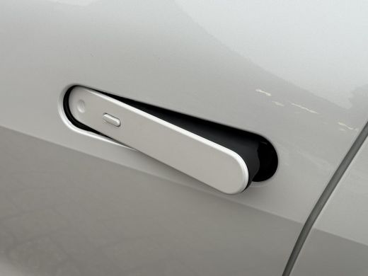 Toyota C-HR 1.8 Hybrid 140 First Edition **NAVIGATIE/ 360 CAMERA/ DODEHOEK DETECTIE/ PARKEERSENSOREN/ GARANTIE** ActivLease financial lease