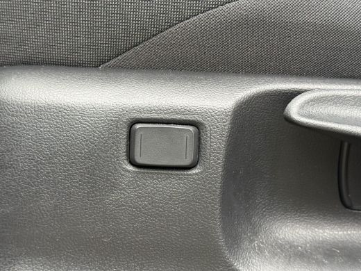 Toyota C-HR 1.8 Hybrid 140 First Edition **NAVIGATIE/ 360 CAMERA/ DODEHOEK DETECTIE/ PARKEERSENSOREN/ GARANTIE** ActivLease financial lease