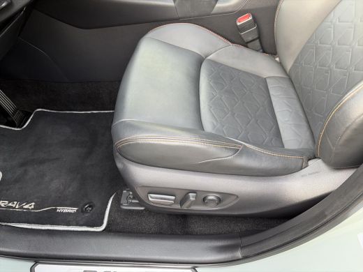 Toyota RAV4 2.5 Hybrid AWD ADVENTURE Innovation Pack ActivLease financial lease