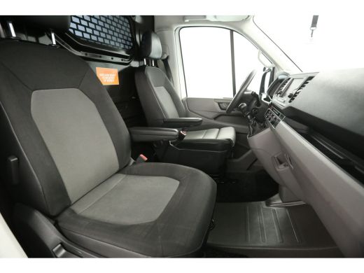 Volkswagen Crafter 2.0 TDI L3H3 | Laadklep | Airco | Camera | Cruise | Carplay | Parkeersensoren ActivLease financial lease