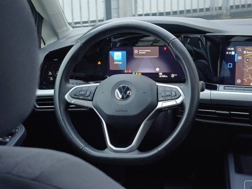 Volkswagen Golf 1.5 eTSI Style | Achterbank in delen neerklapbaar | Apple Carplay/Android Auto|telefoonintegratie... ActivLease financial lease