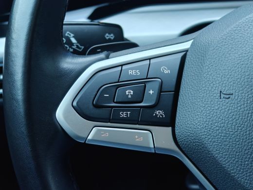 Volkswagen Golf 1.5 eTSI Style | Achterbank in delen neerklapbaar | Apple Carplay/Android Auto|telefoonintegratie... ActivLease financial lease