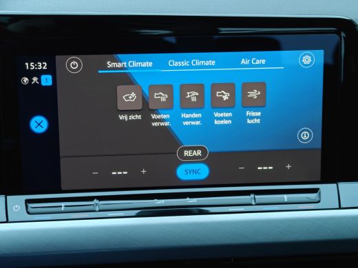 Volkswagen Golf 1.5 eTSI Style | Achterbank in delen neerklapbaar | Apple Carplay/Android Auto|telefoonintegratie... ActivLease financial lease