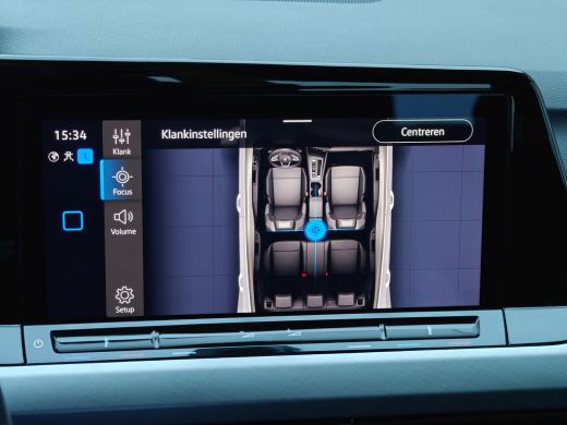 Volkswagen Golf 1.5 eTSI Style | Achterbank in delen neerklapbaar | Apple Carplay/Android Auto|telefoonintegratie... ActivLease financial lease