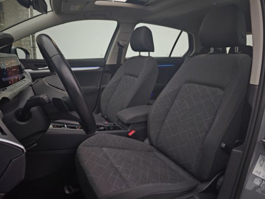 Volkswagen Golf 1.5 eTSI Style | Achterbank in delen neerklapbaar | Apple Carplay/Android Auto|telefoonintegratie... ActivLease financial lease