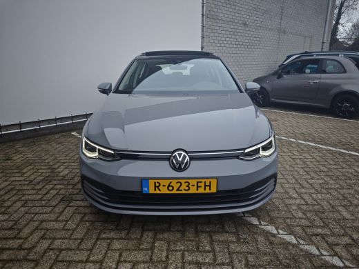 Volkswagen Golf 1.5 eTSI Style | Achterbank in delen neerklapbaar | Apple Carplay/Android Auto|telefoonintegratie... ActivLease financial lease
