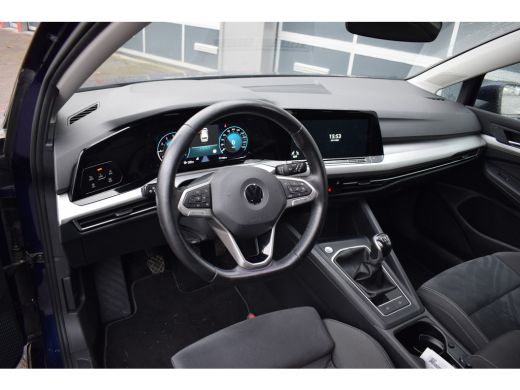 Volkswagen Golf Variant Variant 1.0 TSI Life Business | Apple CarPlay | Stuur- en Stoelverw. | Camera ActivLease financial lease