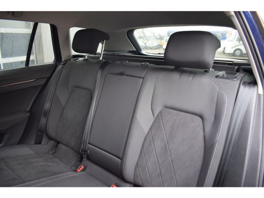 Volkswagen Golf Variant Variant 1.0 TSI Life Business | Apple CarPlay | Stuur- en Stoelverw. | Camera ActivLease financial lease