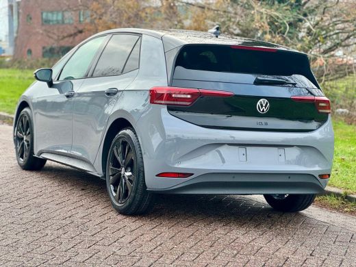 Volkswagen ID.3 59kWh 204pk Pro Limited Edition | Navigatie | Stoel- en stuurverwarming | Keyless Access ActivLease financial lease