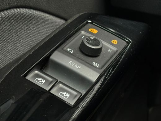 Volkswagen ID.3 Pro Advantage 58 kWh | Stoel en Stuur verwarming | 18 LMV | Navigatie | Apple Carplay | Climatron... ActivLease financial lease