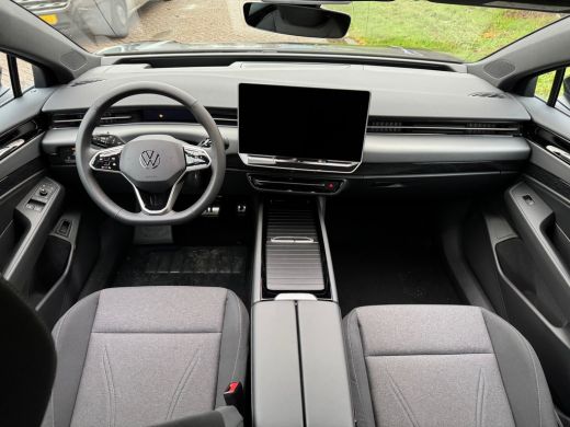 Volkswagen ID.7 77kWh 286pk Limited Edition | Head-Up Display | Park Assist | Wireless Apple Carplay/Android Auto ActivLease financial lease