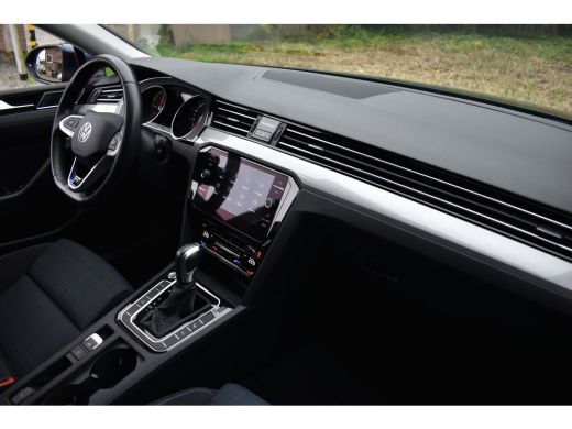 Volkswagen Passat Variant GTE 218PK DSG HYBRID BUSINESS IQ-LIGHT/CAMERA/TREKHAAK ActivLease financial lease