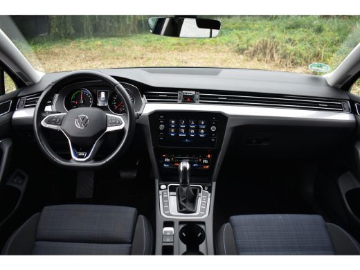 Volkswagen Passat Variant GTE 218PK DSG HYBRID BUSINESS IQ-LIGHT/CAMERA/TREKHAAK ActivLease financial lease