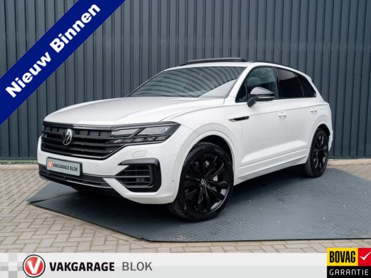 Volkswagen Touareg 3.0 TSi 4MOTION R | Luchtvering | Panodak | Trekhaak | Stoelkoeling | 360 Camera | Black Style | ...