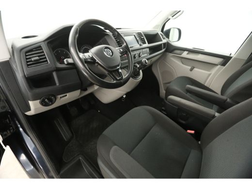 Volkswagen Transporter 2.0 TDI 150PK L1H1 | Airco | Cruise | Parkeersens | Trekh. | 18"LMV ActivLease financial lease