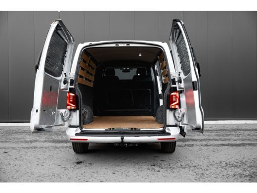 Volkswagen Transporter Bulli Bulli 150 Pk DSG | Achterdeuren | Trekhaak | ActivLease financial lease