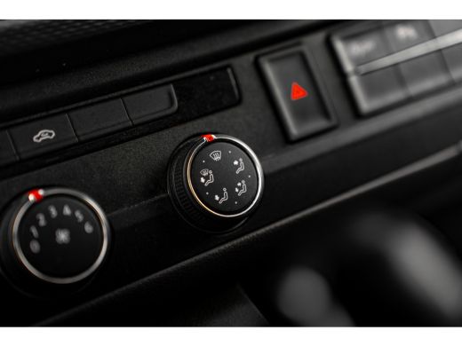 Volkswagen Transporter Bulli Bulli 150 Pk DSG | Achterdeuren | Trekhaak | ActivLease financial lease