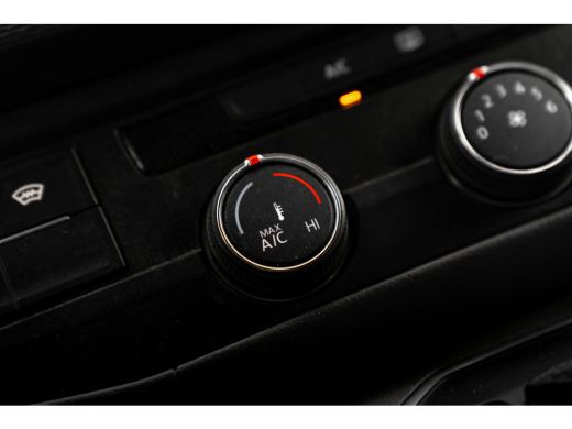 Volkswagen Transporter Bulli Bulli 150 Pk DSG | Achterdeuren | Trekhaak | ActivLease financial lease