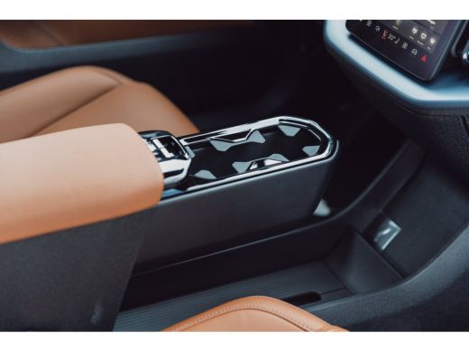 Volvo  EX30 Twin Motor Performance Ultra 69 kWh | Bruin Leder | Mat Groene Wrap | ActivLease financial lease