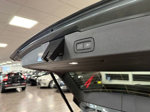 Volvo  V60 T6 AWD Recharge Ultra Dark Bowers & Wilkins | 360 Camera | Head-Up Display | Adaptieve Cruise Con... ActivLease financial lease