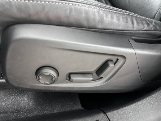 Volvo  XC40 T5 Recharge Ultimate Dark | 20" | Leder | Trekhaak | Getint glas | Panoramadak | Harman Kardon | ... ActivLease financial lease