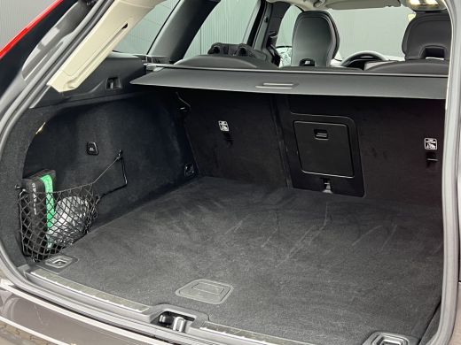 Volvo  XC60 2.0 T6 Plug-in hybrid AWD Plus Dark | Panoramadak | Trekhaak | 360 Camera | Stoel en stuurwielver... ActivLease financial lease