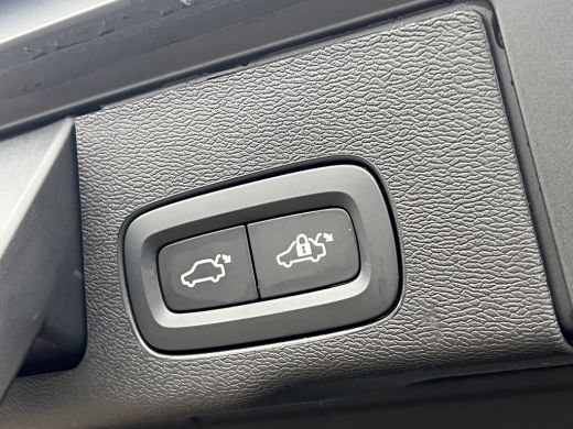 Volvo  XC60 2.0 T6 Plug-in hybrid AWD Plus Dark | Panoramadak | Trekhaak | 360 Camera | Stoel en stuurwielver... ActivLease financial lease