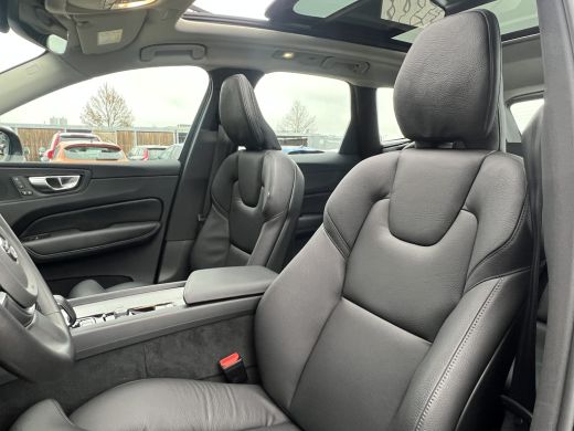 Volvo  XC60 2.0 T6 Plug-in hybrid AWD Plus Dark | Panoramadak | Trekhaak | 360 Camera | Stoel en stuurwielver... ActivLease financial lease