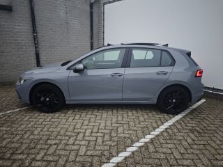 Volkswagen Golf 1.5 eTSI Style | Achterbank in delen neerklapbaar | Apple Carplay/Android Auto|telefoonintegratie...