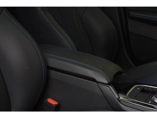 BMW 1 Serie 118i M Sport Automaat / Panoramadak / Sportstoelen / M Sportonderstel / LED / Live Cockpit Profes... ActivLease financial lease