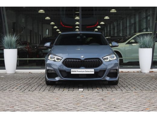 BMW 2 Serie 218i M Sport Automaat / Achteruitrijcamera / M Sportonderstel / Comfort Access / LED / Live Cockp... ActivLease financial lease