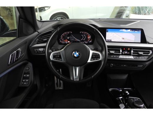 BMW 2 Serie 218i M Sport Automaat / Achteruitrijcamera / M Sportonderstel / Comfort Access / LED / Live Cockp... ActivLease financial lease