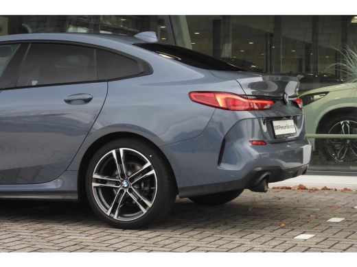 BMW 2 Serie 218i M Sport Automaat / Achteruitrijcamera / M Sportonderstel / Comfort Access / LED / Live Cockp... ActivLease financial lease