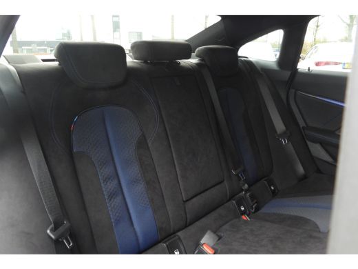 BMW 2 Serie 218i M Sport Automaat / Achteruitrijcamera / M Sportonderstel / Comfort Access / LED / Live Cockp... ActivLease financial lease