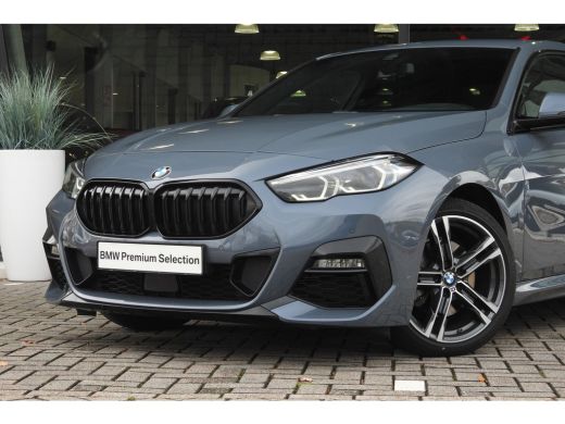 BMW 2 Serie 218i M Sport Automaat / Achteruitrijcamera / M Sportonderstel / Comfort Access / LED / Live Cockp... ActivLease financial lease