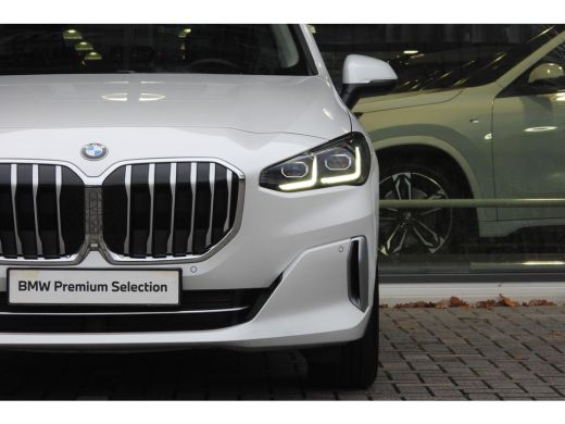 BMW 2 Serie 220i Luxury Line Automaat / Panoramadak / Sportstoelen / Achteruitrijcamera / Comfort Access / Ad... ActivLease financial lease