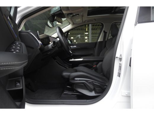 BMW 2 Serie 220i Luxury Line Automaat / Panoramadak / Sportstoelen / Achteruitrijcamera / Comfort Access / Ad... ActivLease financial lease