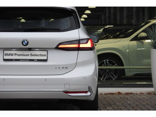 BMW 2 Serie 220i Luxury Line Automaat / Panoramadak / Sportstoelen / Achteruitrijcamera / Comfort Access / Ad... ActivLease financial lease