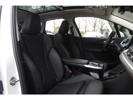 BMW 2 Serie 220i Luxury Line Automaat / Panoramadak / Sportstoelen / Achteruitrijcamera / Comfort Access / Ad... ActivLease financial lease