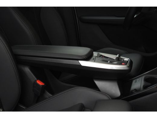 BMW 2 Serie 220i Luxury Line Automaat / Panoramadak / Sportstoelen / Achteruitrijcamera / Comfort Access / Ad... ActivLease financial lease